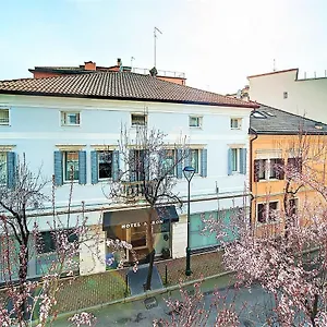 Hotel Aaron Mestre